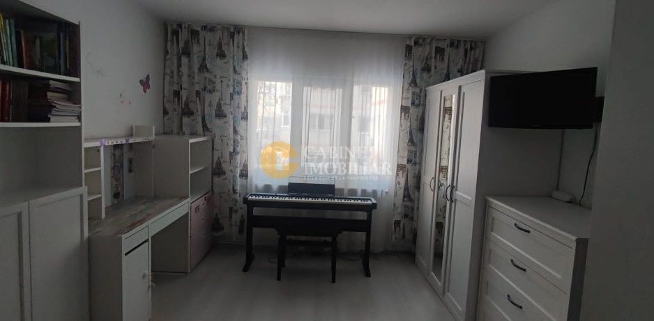 Etaj 1 Apartament Decomandat 55Mp Frumoasa -Bloc 1986 - Poză 1