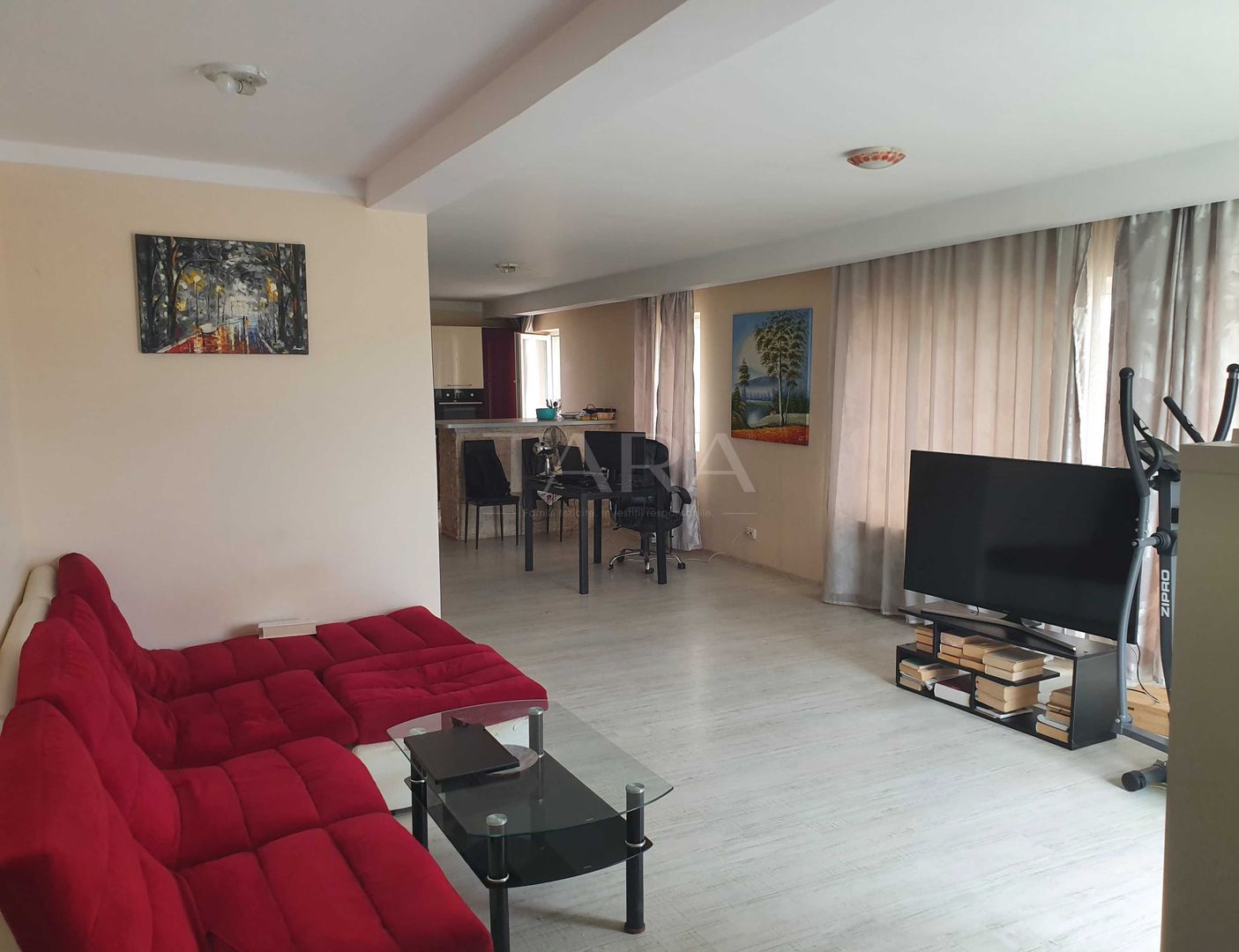 Apartament Semidecomandat, Etaj Retras - Zona Vivo - Poză 2