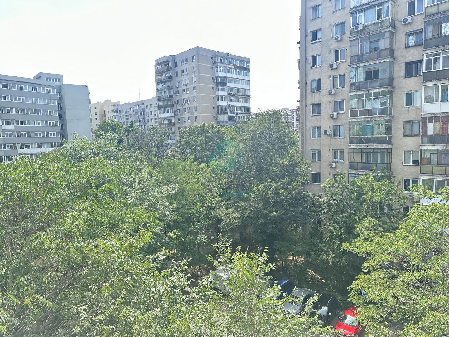 3 camere decomandate langa METROU - Poză 1