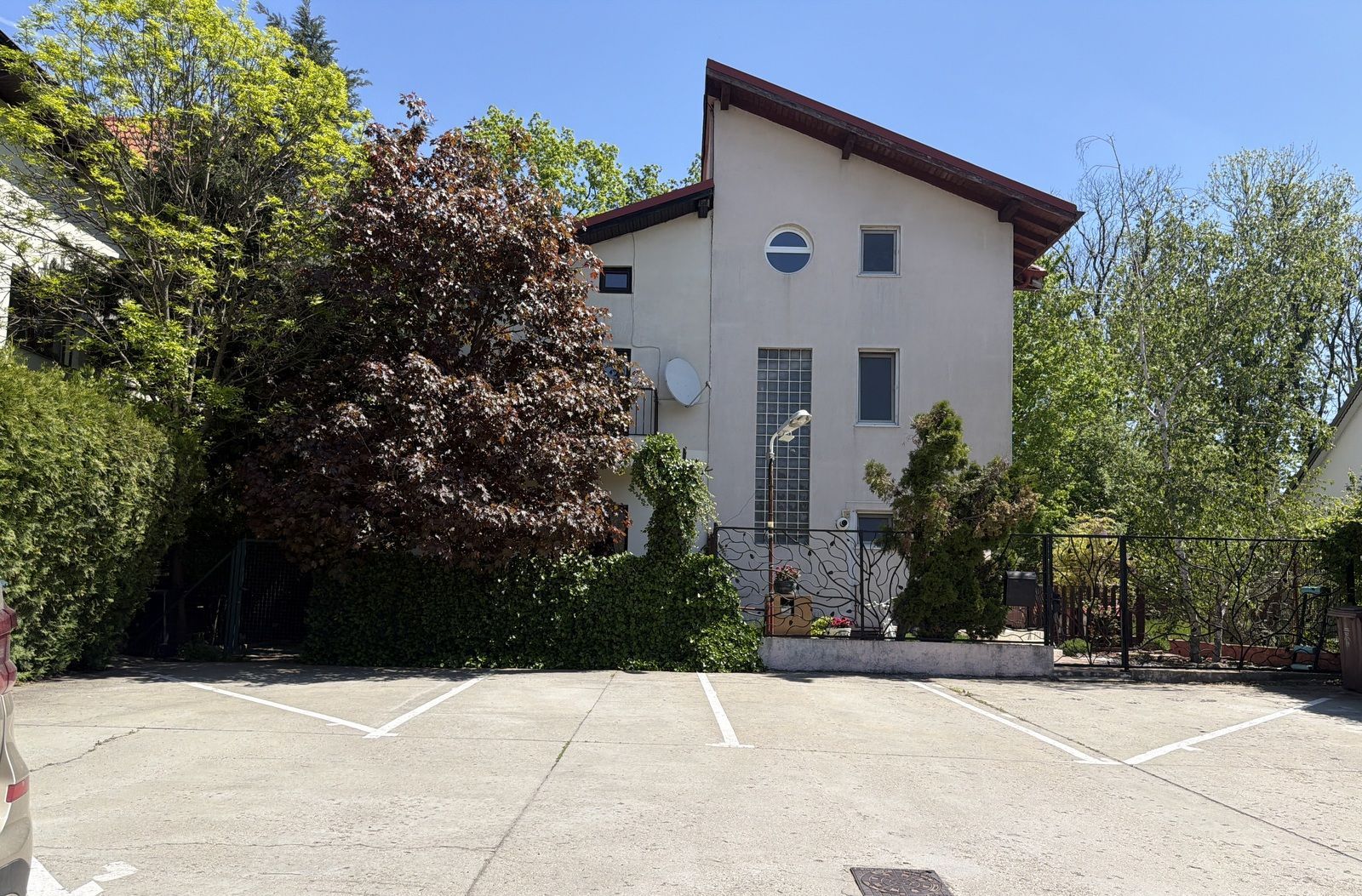 Vilă cu ieșire directă în Pădurea Băneasa – zonă Liceul Francez, Nord București - Poză 14