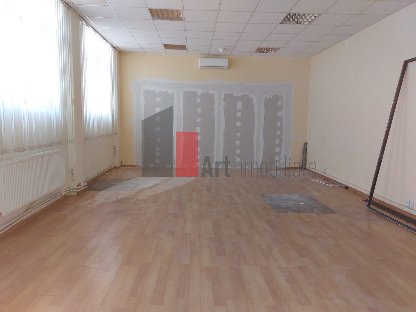 Spatiul industrial "LOKAL" pentru depozitare/productie, in incinta APACA - Poză 12