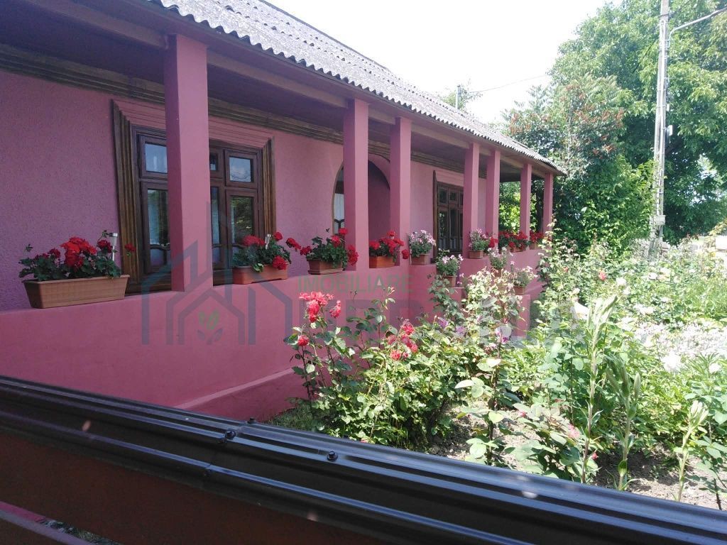 Casă cu 3 camere și teren 2100 mp, Trifești, județul Iași - Poză 1