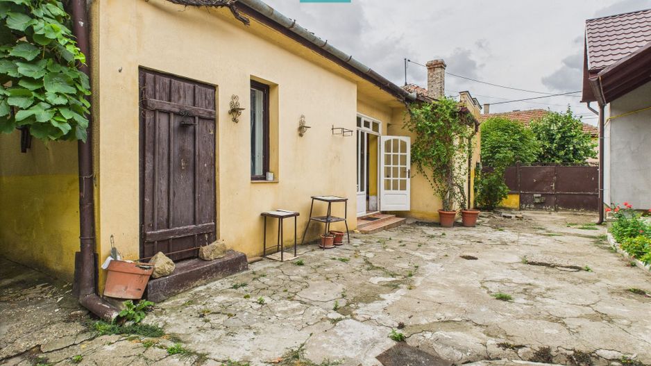 Apartament la casă cu 4 camere în Pârneava - Poză 13