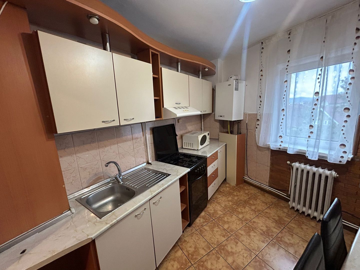 Apartament 2 camere, etaj 3 - zona Cetate - Poză 10