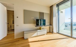 Apartamentul de la Malul Mării – Eleganță Contemporană în Inima Stațiunii - Poză 5