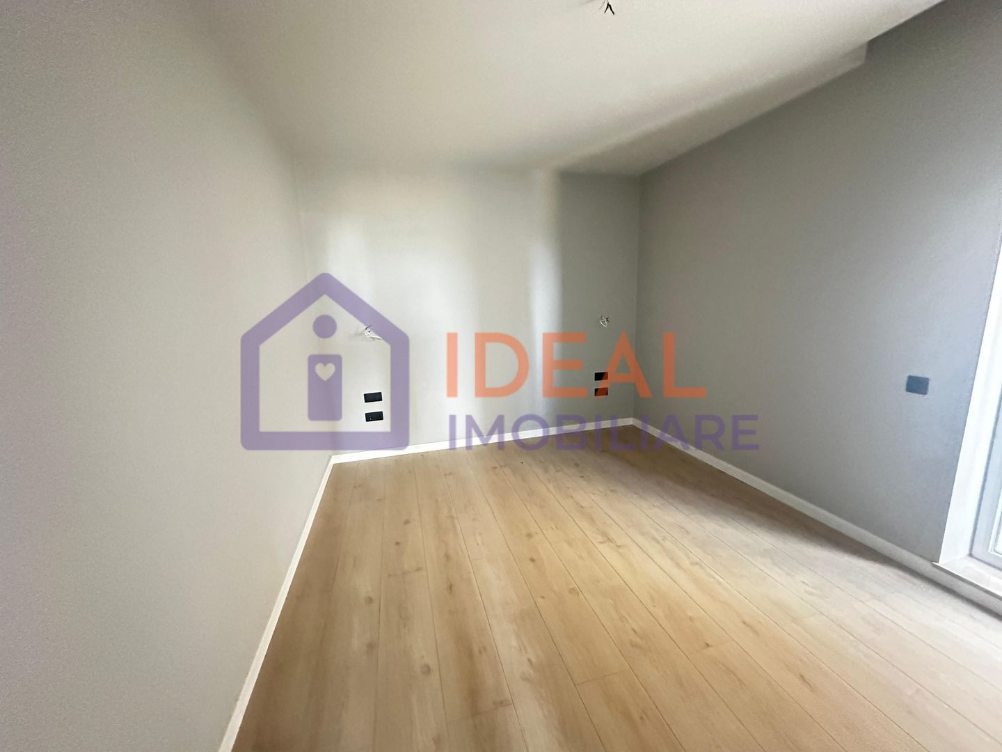 Penthouse cu 3 camere LA CHEIE, cu terasa de 191mpu, zona Calea Surii Mici - Poză 20