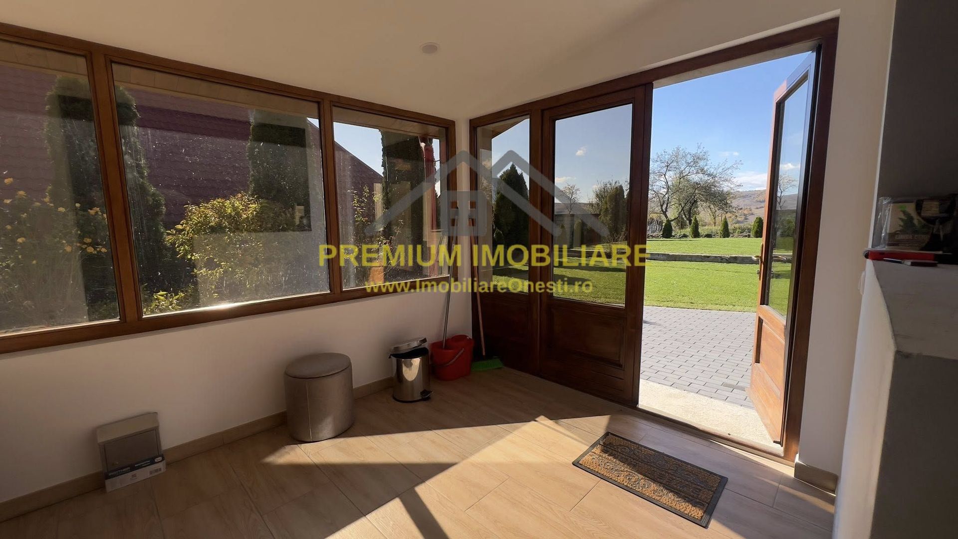 Casa de vanzare la 13 km de Onesti - Poză 11