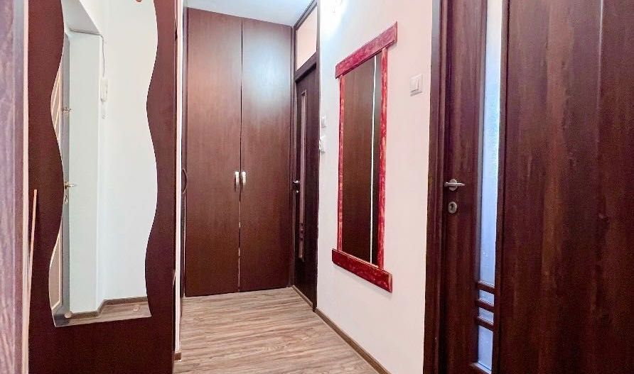 Garsonieră 42 mp, 2 min metrou Titan, renovată, decomandată - Poză 4