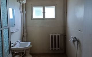 Casă solidă în Orșova, S+P+E, 220 mp, teren 284 mp - Poză 7
