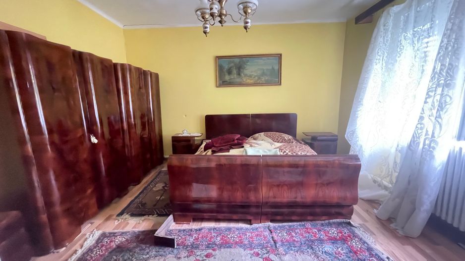 Casa spatioasa cu teren 739 mp in zona Mehala - Poză 2