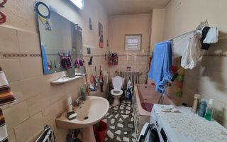 Casa de vanzare 5 camere, 805mp teren, Centru - Poză 5