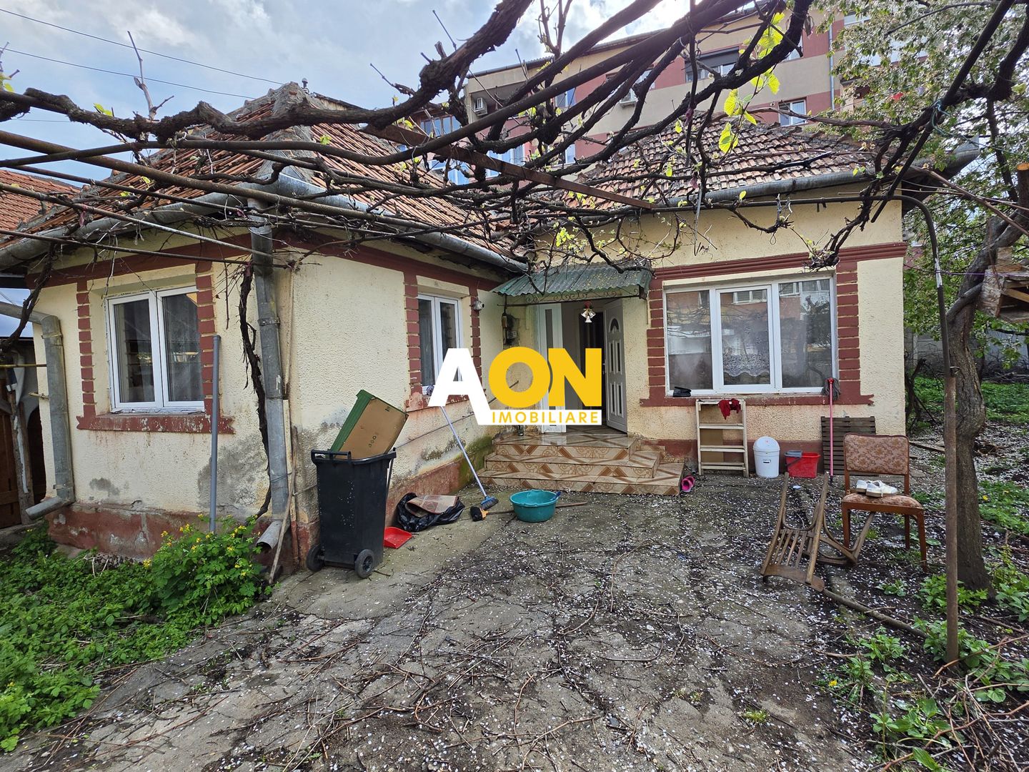 Casa cu 2 camere, 300 mp teren, pretabila pt. muncitori, Cetate - Poză 1