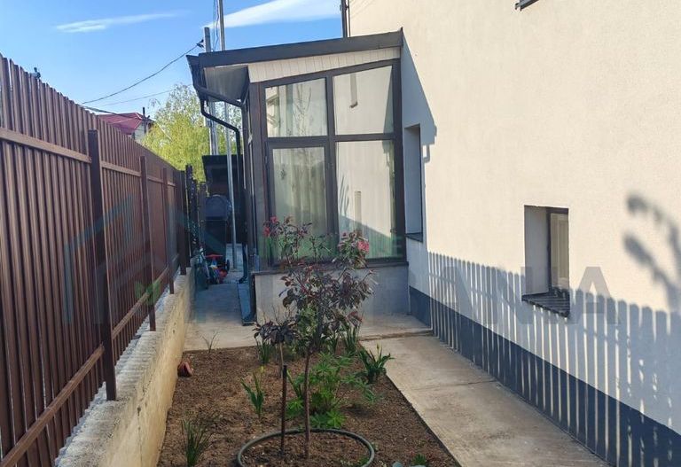 Vilă 4 camere, 2 băi, teren 488 mp, asfalt, canalizare – Bârnova - Poză 4