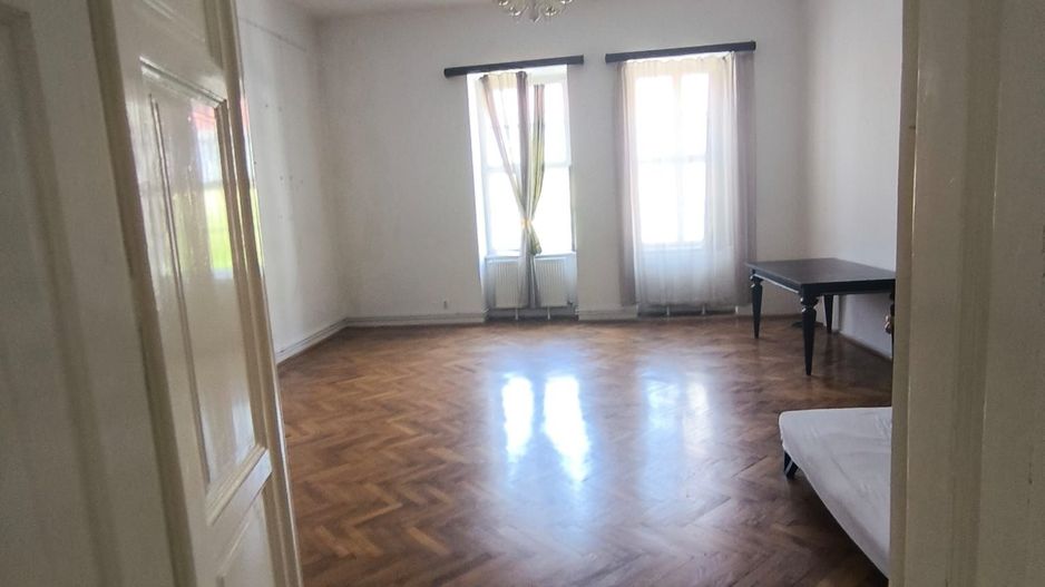 De inchirat spatiu birouri ultracentral - Poză 1