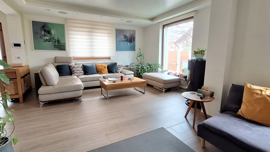 Casa eficienta energetic cu piscina in Giroc - Poză 2