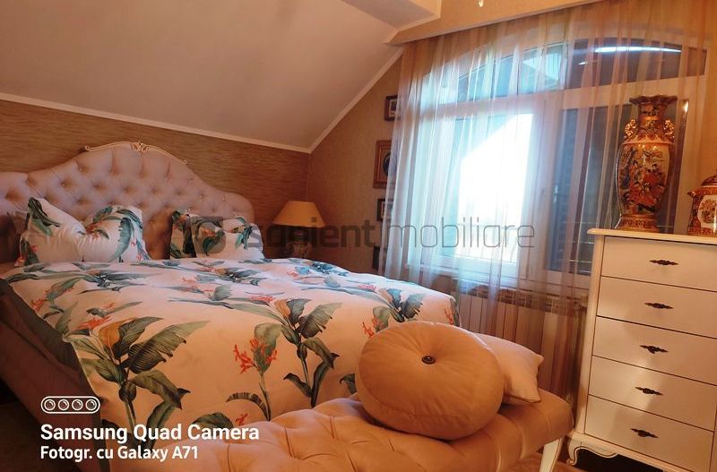 Casa lux cu 5 camere in Rontau - Poză 14