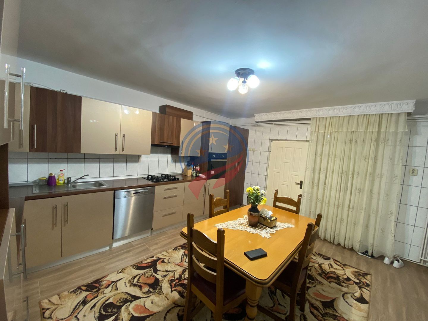 VILA GENEROASA CU TEREN 720 METRI IN APROPIEREA  ELECTROPUTERE MALL - Poză 7