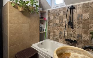 Apartament 2 camere - Domenii, etaj 2/2, centrala noua, curte, boxă, pod. - Poză 11