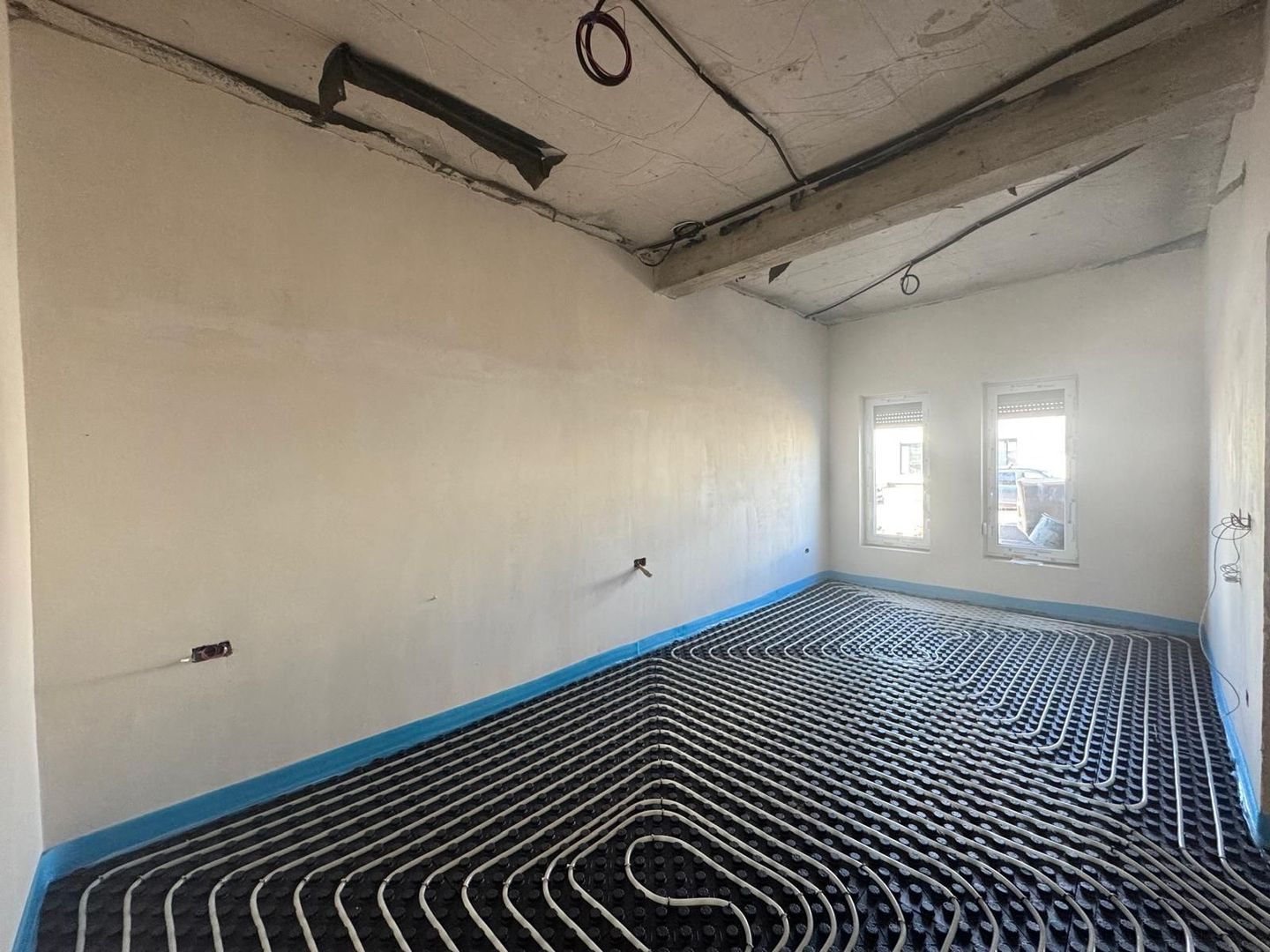 Duplex pe parter - 3 camere - teren generos -  Sacalaz - Poză 3