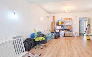 Casă spațioasă de vânzare – Strada Republicii nr. 105, Dragomirești - Poză 13