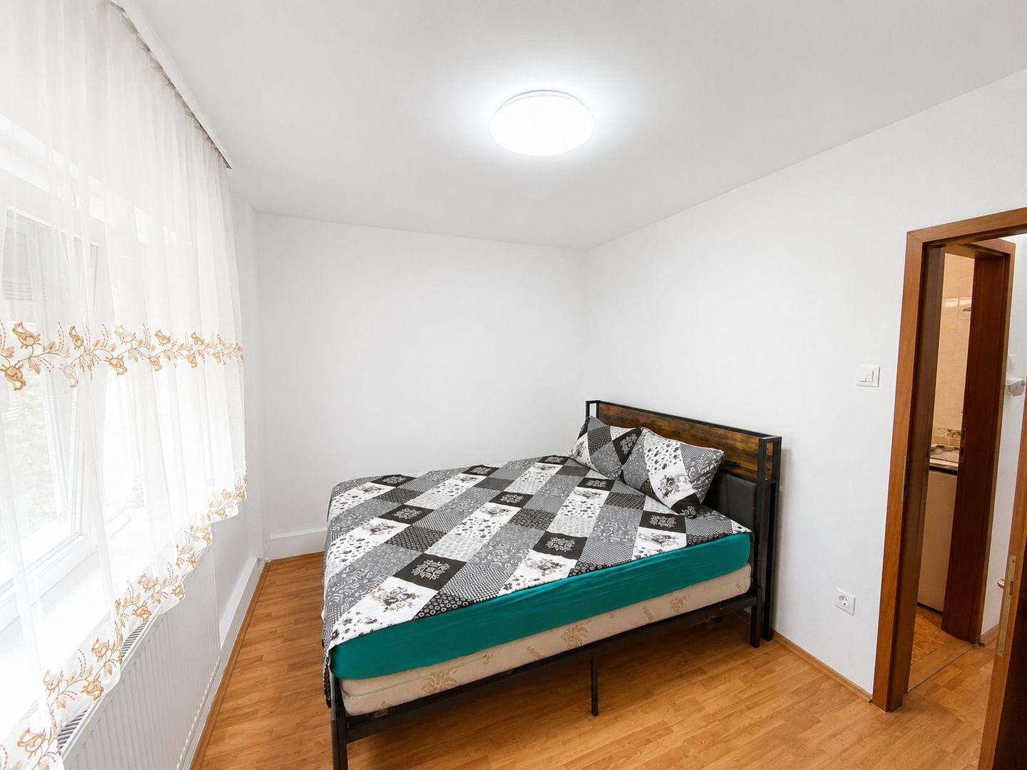 COMISION 0, Apartament 2 Camere, 52mp, GARAJ CF, Parter Inalt, Sagului - Poză 4