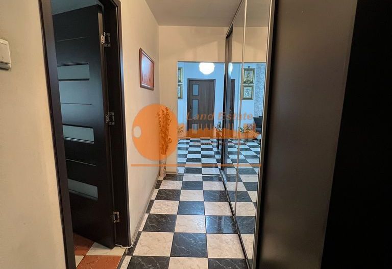 Apartament cu 4 camere in zona Parc Sebastian-Centrala Proprie - Poză 12