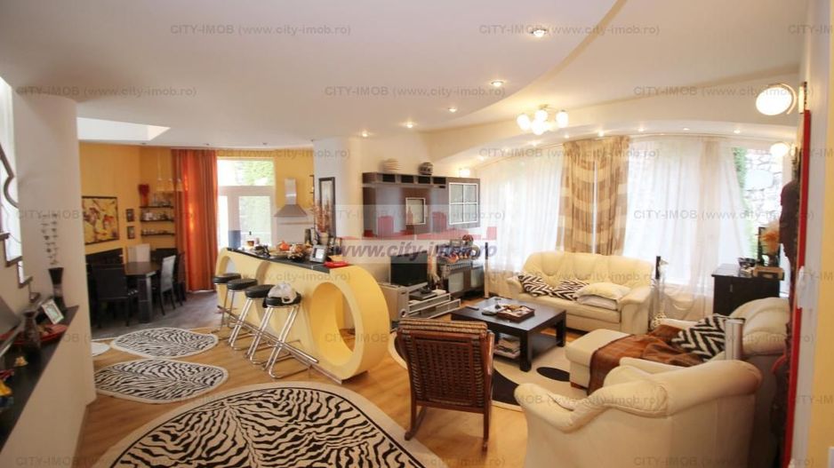 Vanzare Vila SINAIA - Poză 1