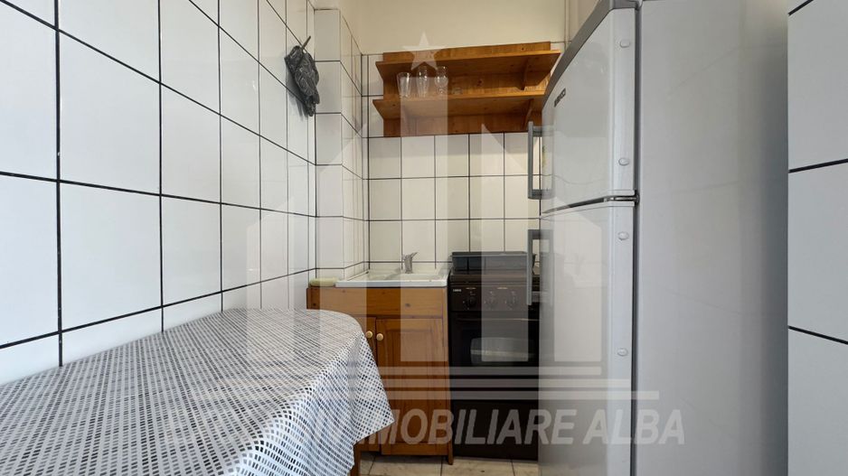 Garsoniera decomandata de inchiriat, Cetate - M-uri - Poză 5