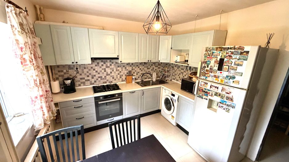 Vânzare Apartament 3 Camere Hol în H, 2 Băi – Calea Vitan Vis-a-vis Mall Vitan - Poză 2