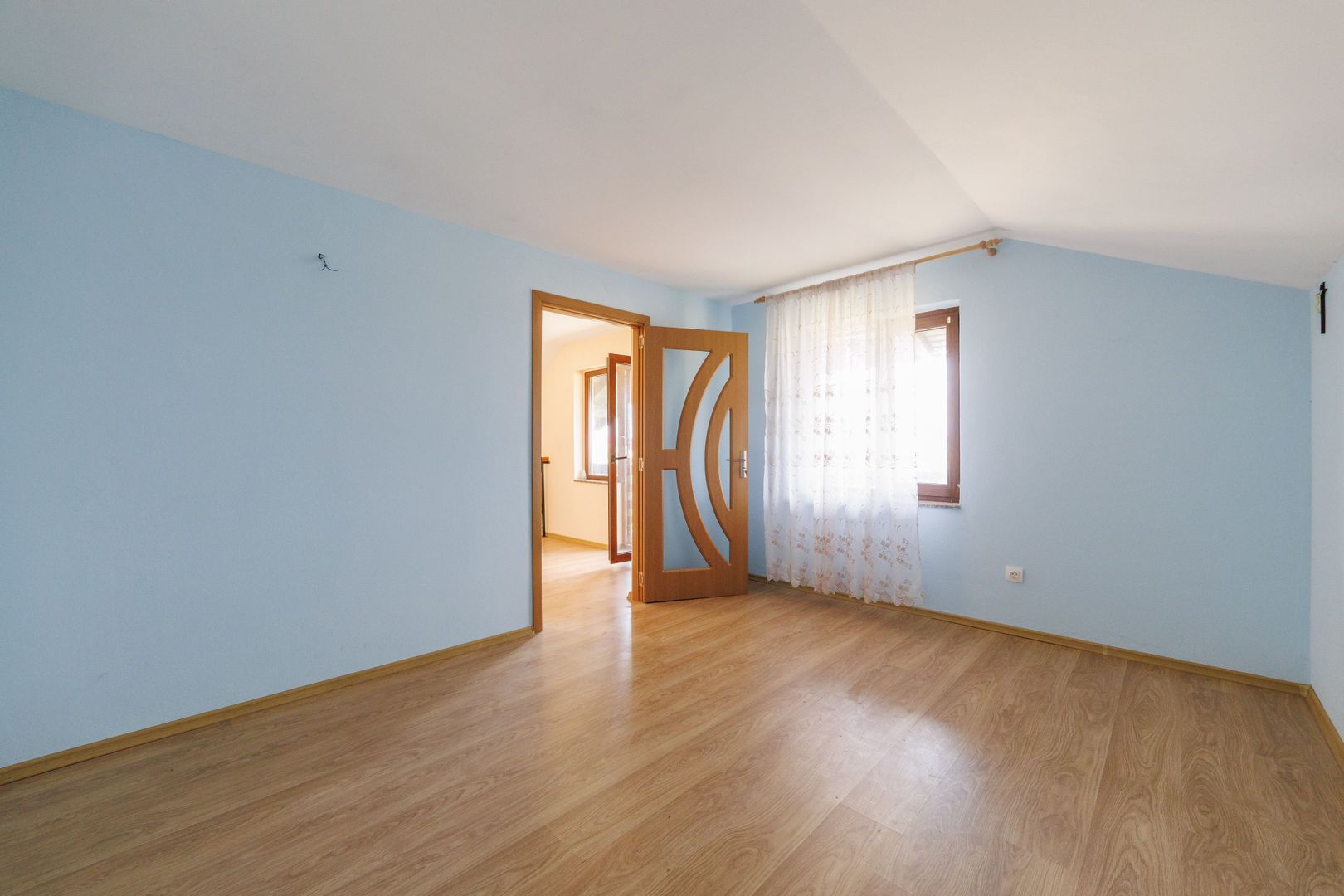 Casa P+M cu 6 camere si teren de 705 mp | Pitesti – Strada Zborului - Poză 24