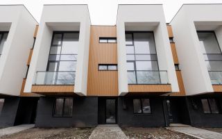 Vânzare, casă, 3 nivele, 166 mp, str. Costiujeni, Codru - Poză 1