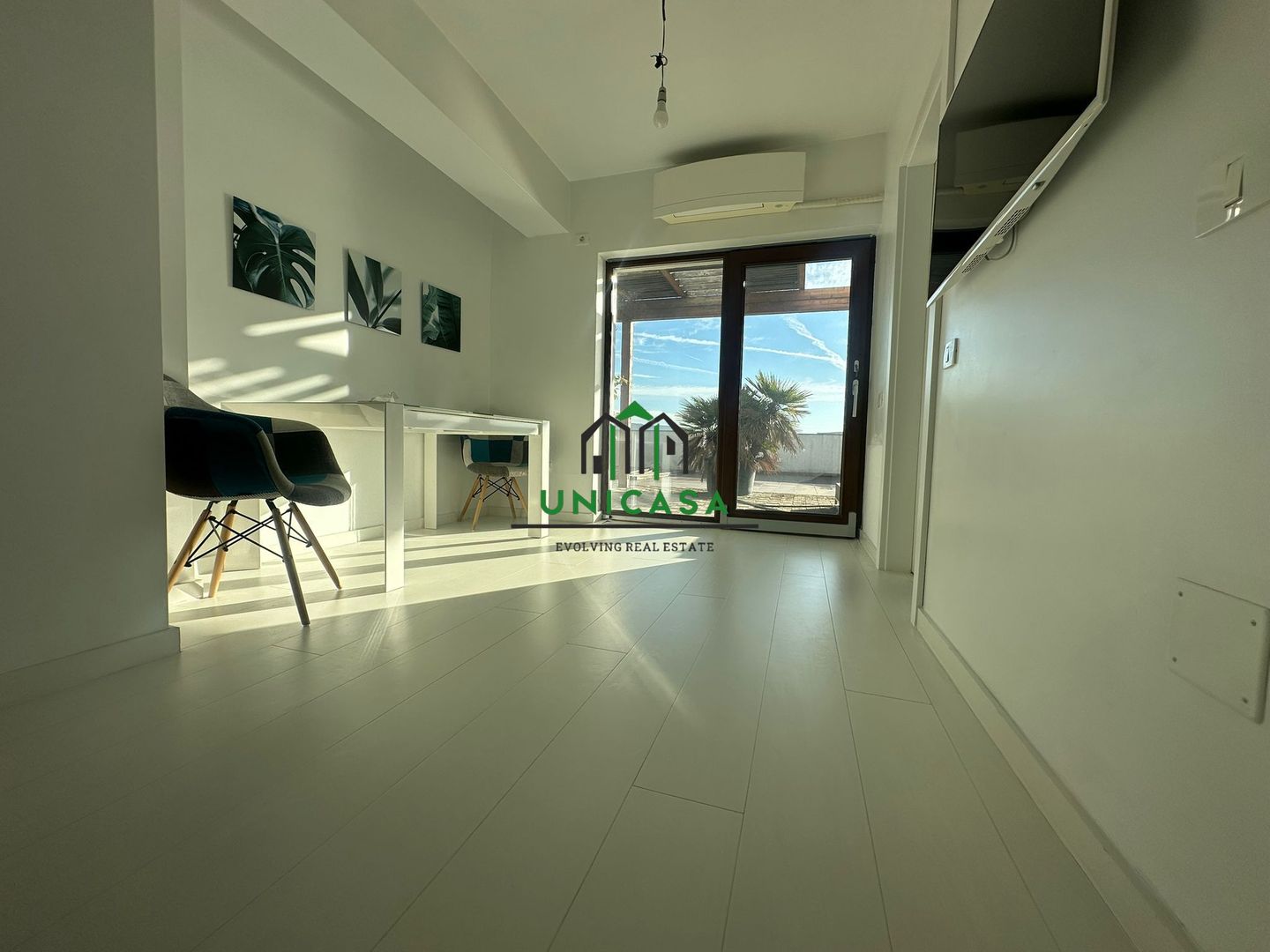 Apartament 4 camere - tip Penthouse - Zona 1 Mai - Poză 1