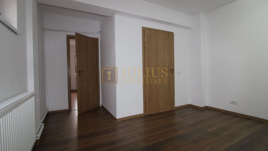 8 incaperi, 2 bai, centrala proprie, 3 locuri de parcare; Lipovei. - Poză 17