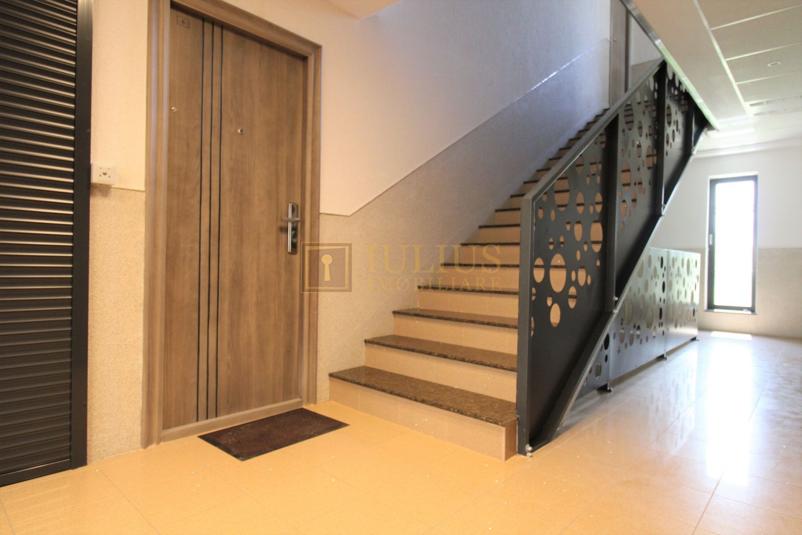 Încălzire în pardoseală, baia are fereastra. Loc parcare privat - Poză 18