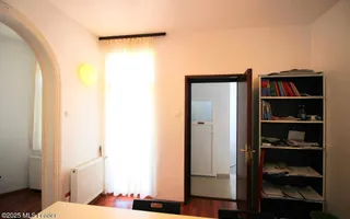 Salcamilor - Bd. Dacia, Vila renovata 223 mp utili, inchiriata! - Poză 53