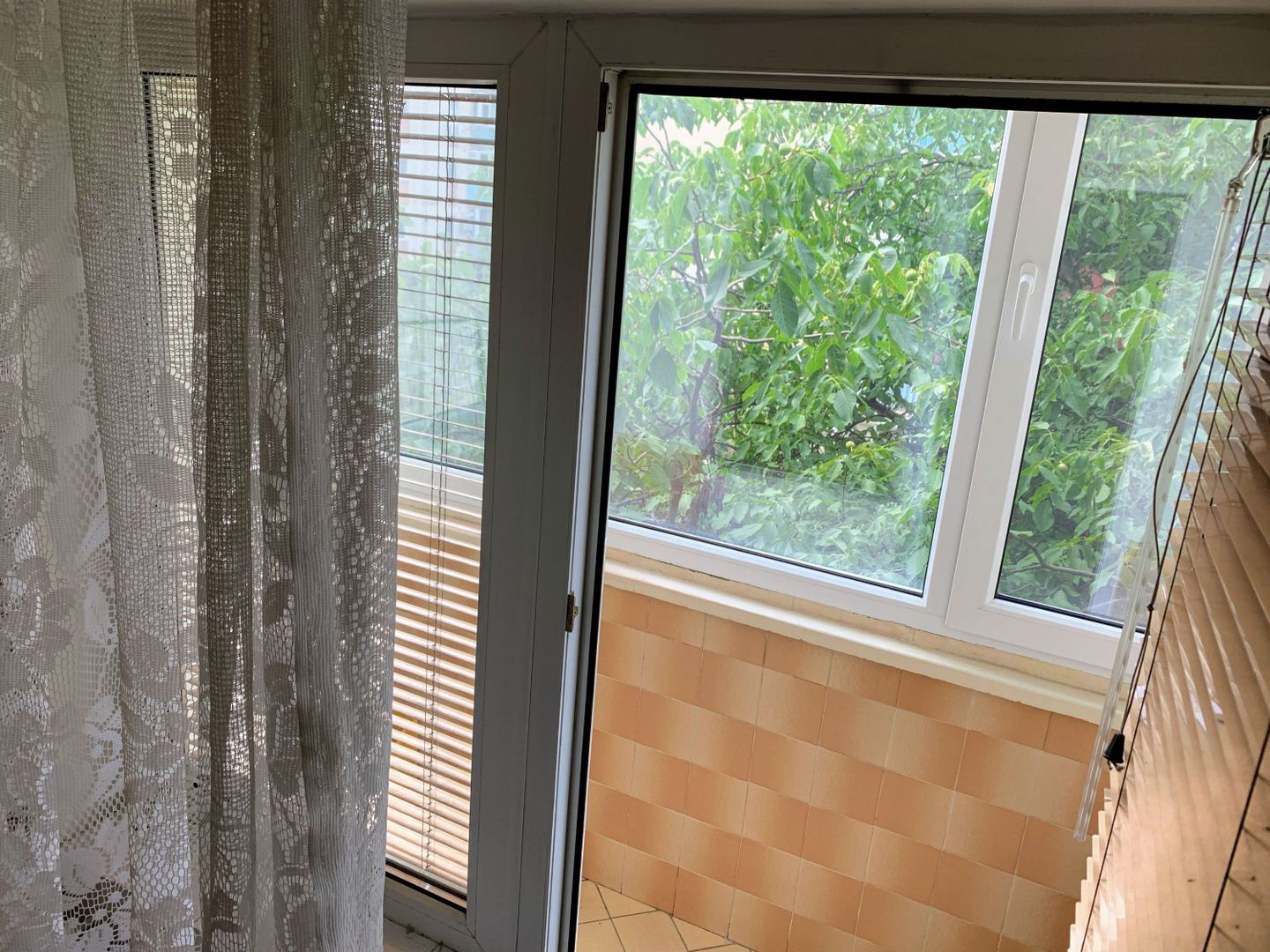 APARTAMENT DECOMANDAT  3 CAMERE CALEA ARADULUI - Poză 25