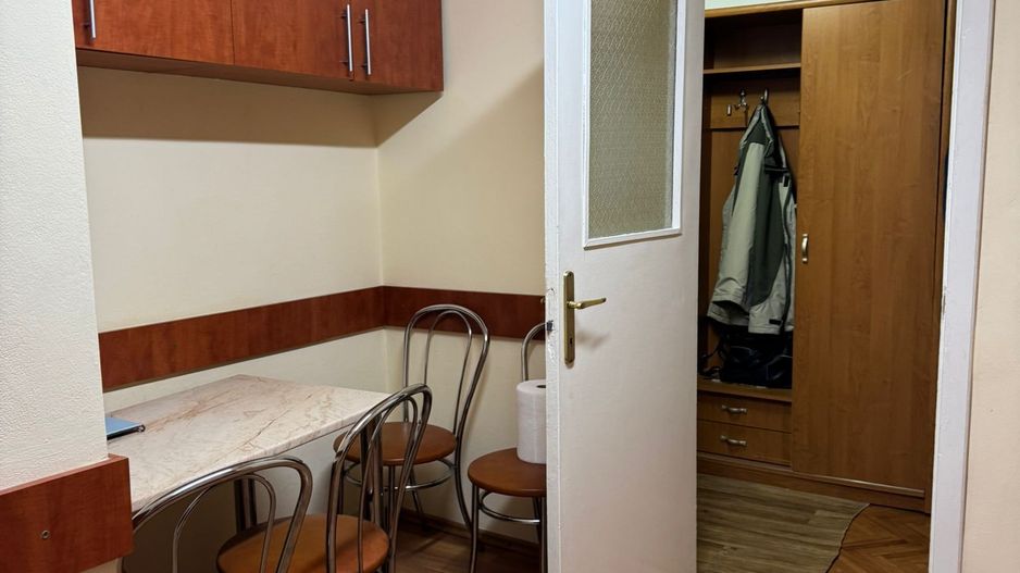 Girocului-Spitalul judetean | 3 Camere | Decomandat | Centrala proprie | Boxa - Poză 2