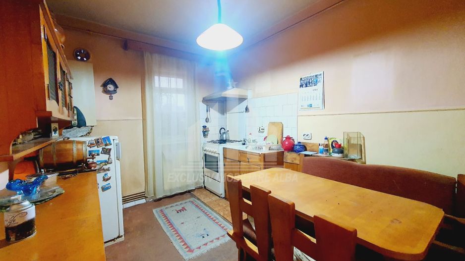 Apartament 3 camere decomandate | 64 mp | Cetate - zona Spital - Poză 4