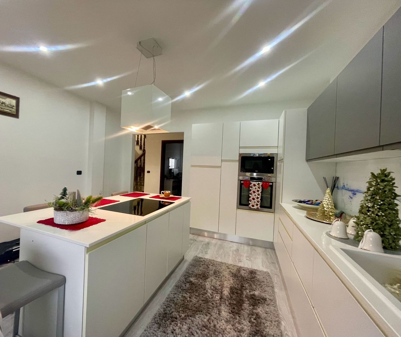 CASA COMPLET UTILATA SI MOBILATA MODERN CU GRADINA | 1100 MP |MARGINEA - Poză 23