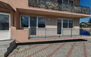 Apartament luminos 3 camere,Parter, parcare,Râșnov, Cartier Covaciu