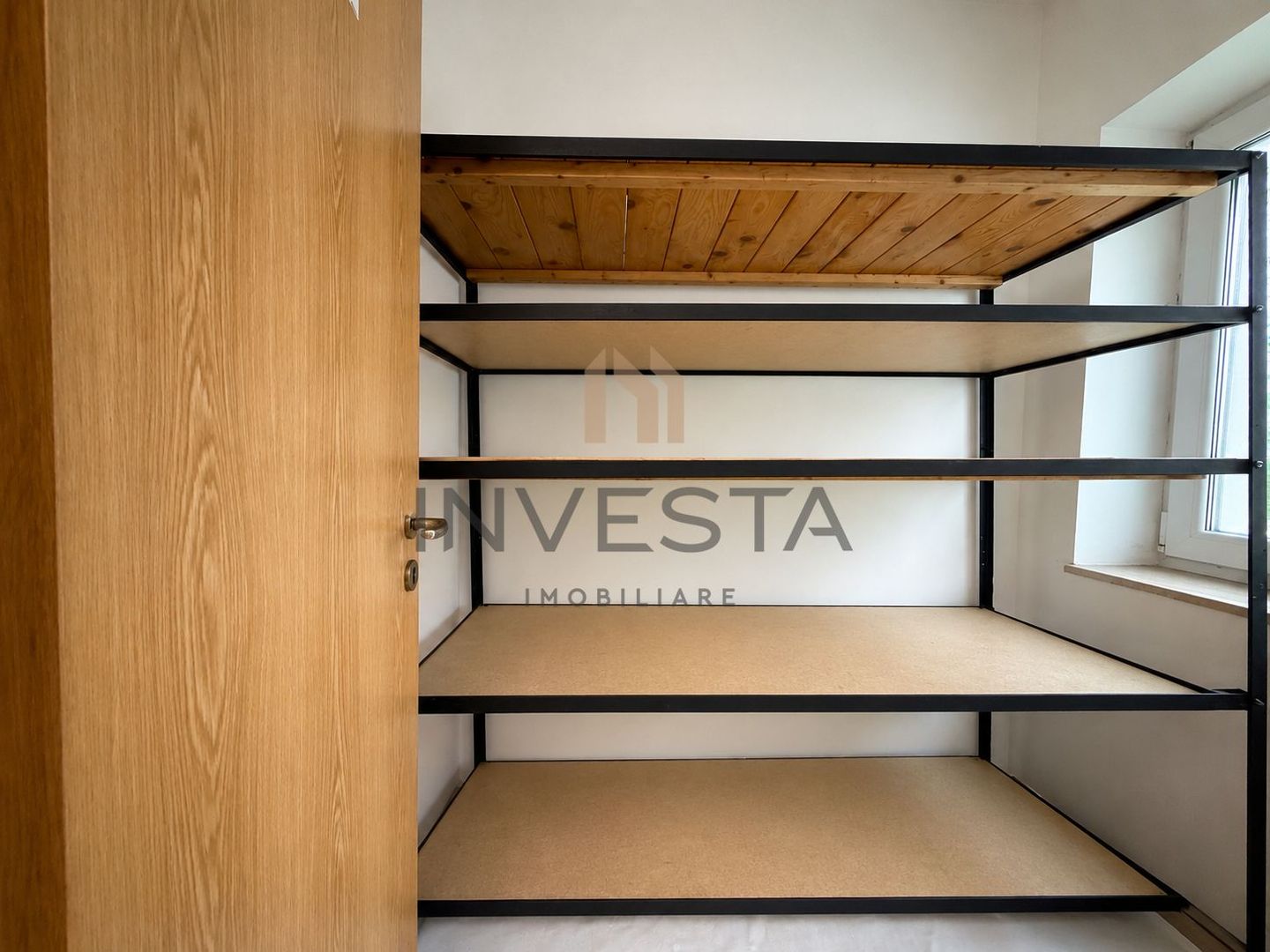 Vila spatioasa cu 15 camere de inchiriat in zona Andrei Muresanu - Poză 5