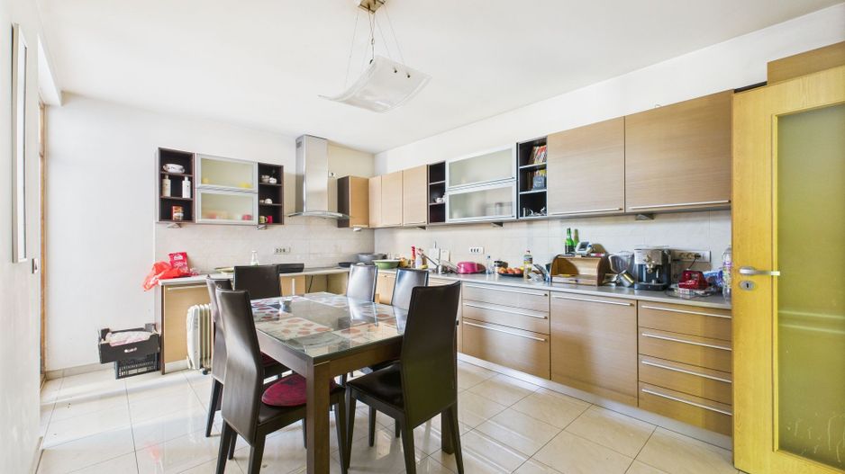 Casă în Mehala - Ideală pentru două familii - Poză 10