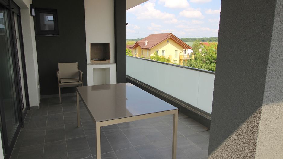 Apartament cu 3 camere de închiriat la intrare in Dumbravita - Poză 2