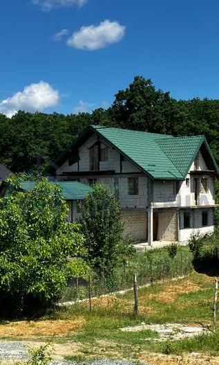 Casă la roșu, Dobrovat, Iași, 167 mp, P+1, garaj cu acces intern și extern - Poză 1