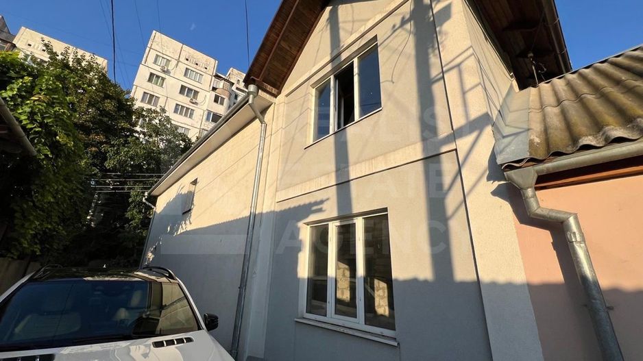 Vânzare, casă, 2 camere, strada Movila lui Burcel, Centru - Poză 1