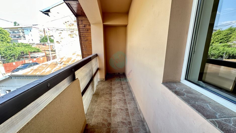 Casa construita in 2008 zona VATRA LUMINOASA - Poză 3