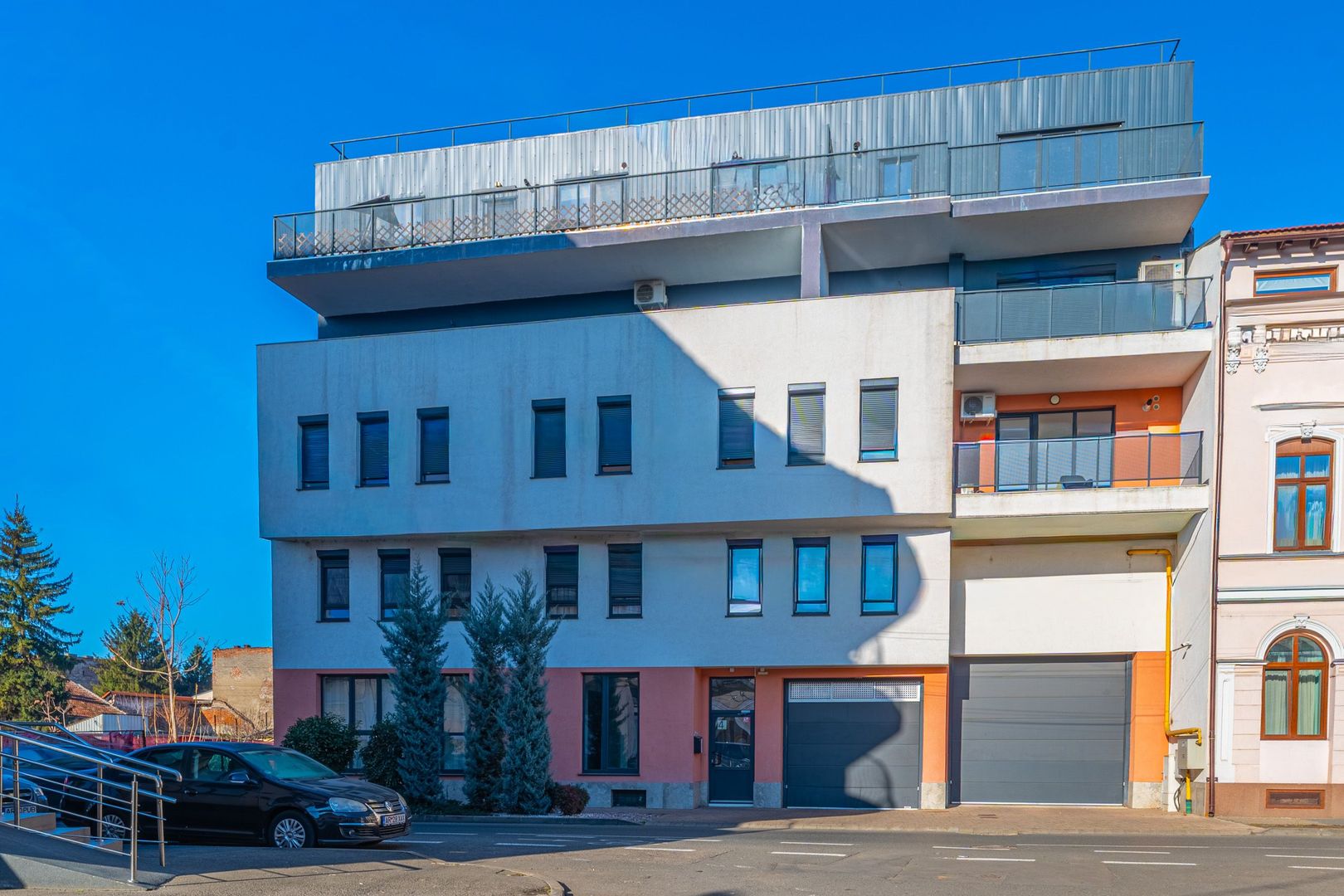 Apartament ultracentral de excepție,  pentru familie sau investiție - Poză 1