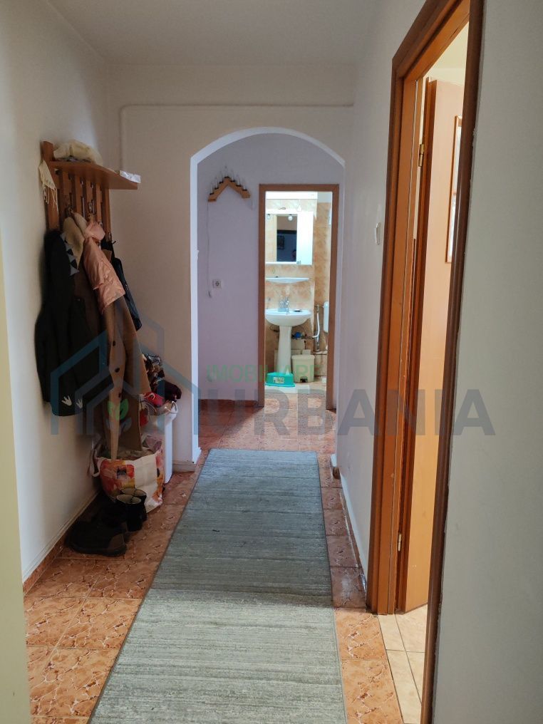 Apartament decomandat 2 camere - Poză 1