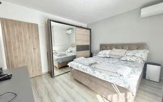 Apartament cu 3 camere decomandat, complet mobilat si utilat la parter in Giroc. - Poză 8
