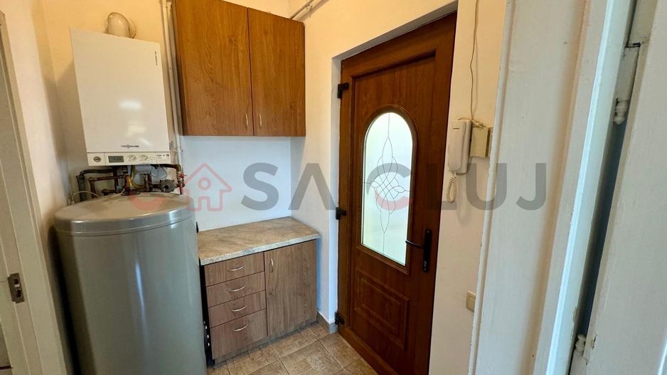 Apartament în vilă, zonă centrală, parcare - Poză 4